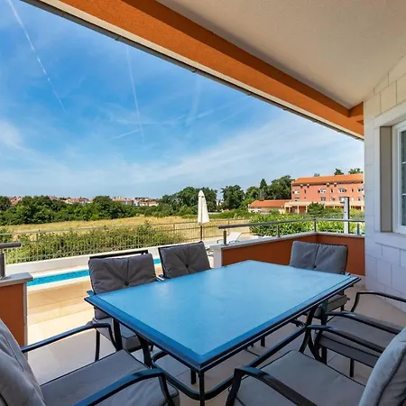 Villas In Vila